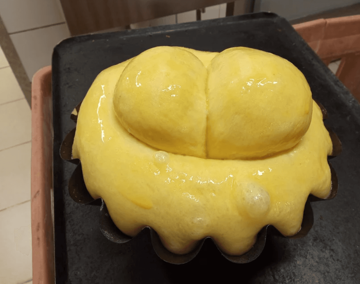 Brioche artisanale en cours de préparation